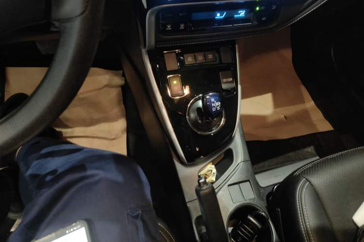 Used Toyota Levin 2017 Revised Dual-Engine 1.8H GS E-CVT Elite Sunroof Version China V Standard