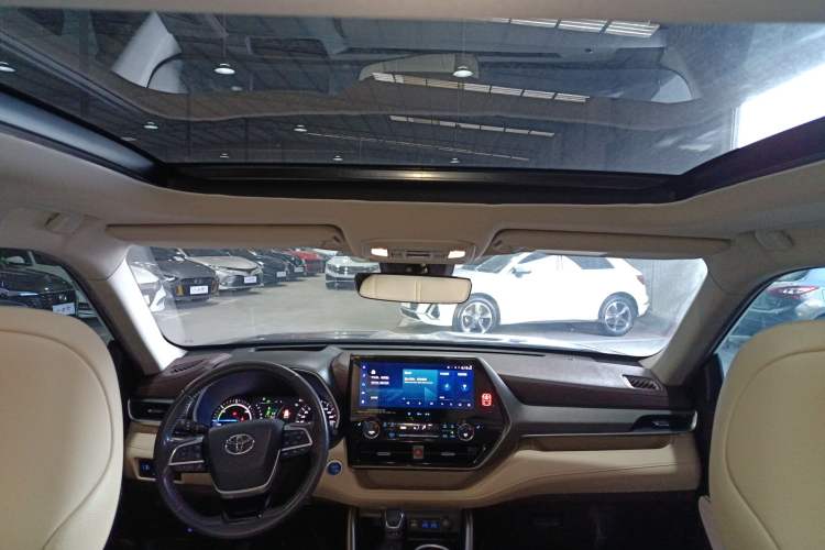 Used Toyota Highlander 2022 Dual-Engine 2.5L Four-Wheel Drive Prestige Version 7 Seats