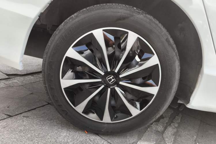 Used Honda Greiz 2016 1.5L CVT Classic Edition
