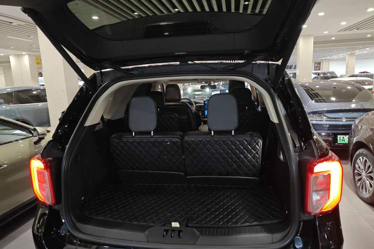 Used Ford Explorer 2020 EcoBoost 285 4x4 Titanium Edition 6 Seats
