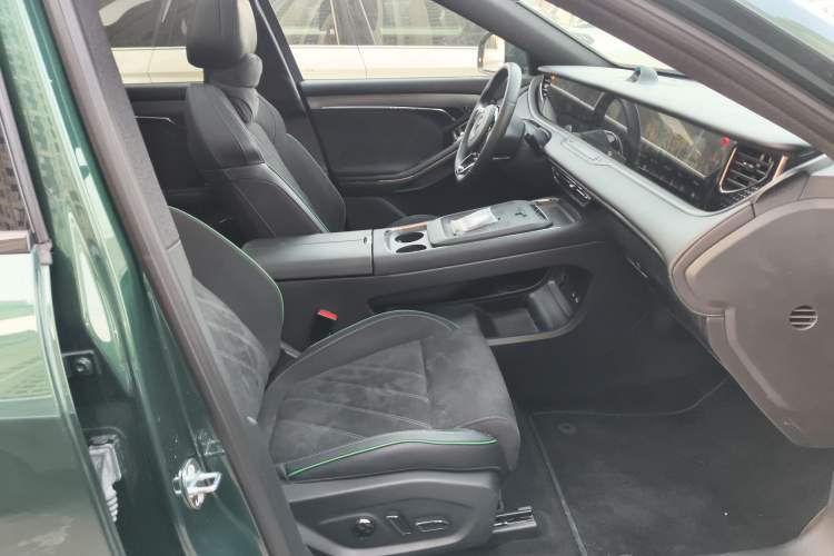 Used VOYAH FREE 2025 318 318 km Rear-Drive Touring Edition
