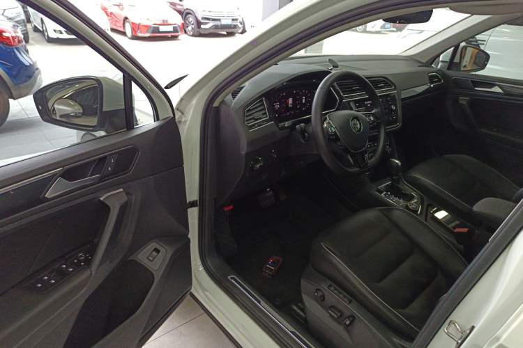 Used Volkswagen Tiguan 2018 330TSI All-Wheel-Drive Innovation Model
