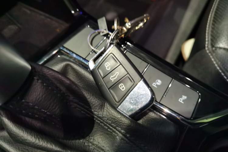 Used Volkswagen Passat 2022 330TSI Luxury Edition Custom Version
