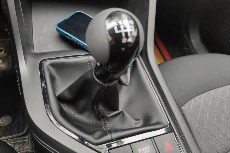 Used Roewe i5 2023 1.5L Manual Comfort Edition
