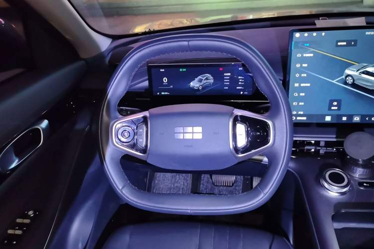 Used  E5 2024 440km Launch Edition
