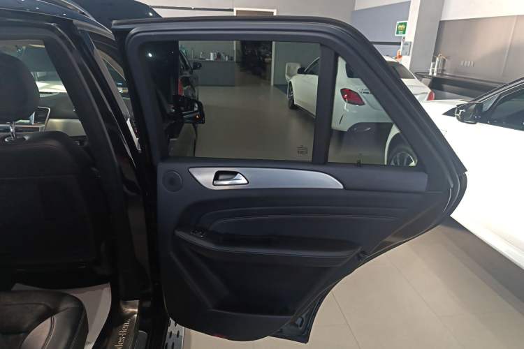 Used Mercedes-Benz M-Class 2015 ML 320 4MATIC