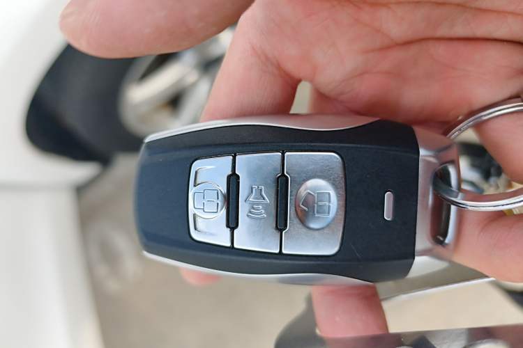 Used Haval H2 2018 Chuanxiang Edition Blue Badge 1.5T Dual-Clutch Two-Wheel Drive Fashionable Model
