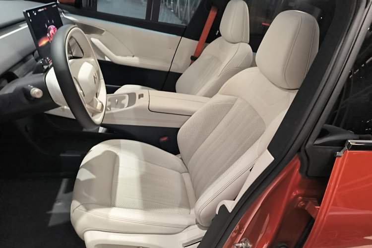 Used ONVO L60 2024 60 kWh Rear-Drive Version
