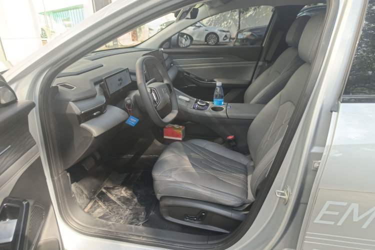 Used  L6 2025 EM-i 140km Starship Edition
