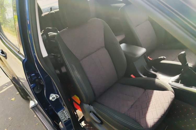 Used Isuzu JLM 2022 2.4T Classic Gasoline Two-Wheel-Drive Comfort Version with Extended Wheelbase – 4K22D4T
