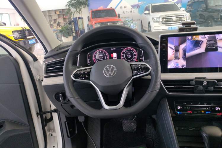 Used Volkswagen Tiguan L 2022 330TSI Automatic Two-Wheel Drive Smart Edition
