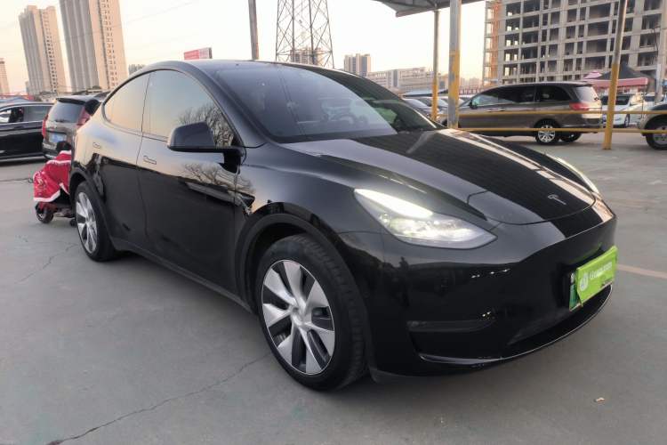 Used Tesla Model Y 2022 Long-Range All-Wheel-Drive Version
