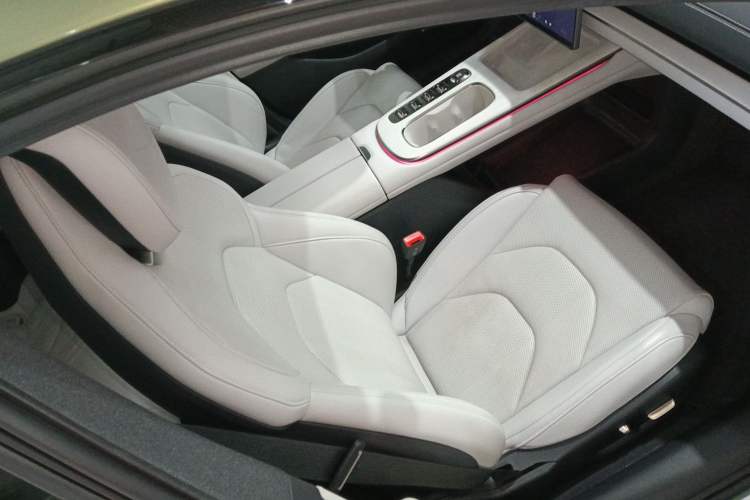 Used  SU7 2024 Rear-Drive Ultra-Long Range Advanced Pro-Level Intelligent Driving Version