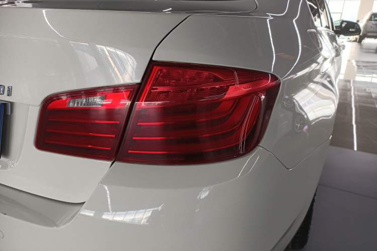 Used BMW 5 Series 2014 520i Elegant Edition
