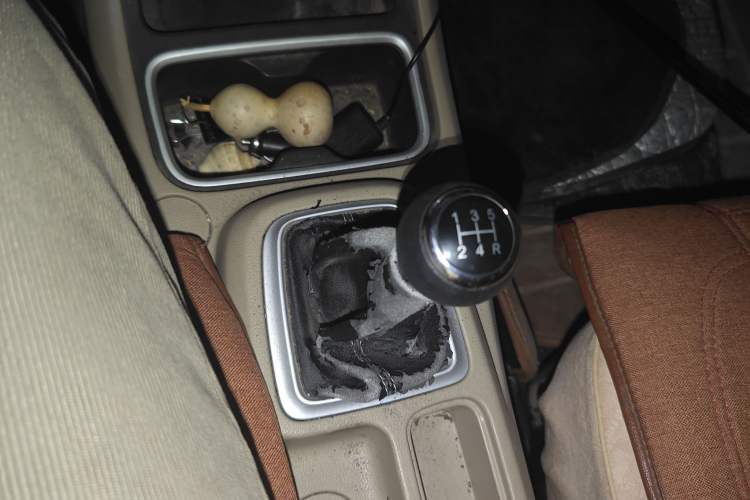 Used Jinbei 750 2015 1.5L Luxury Model