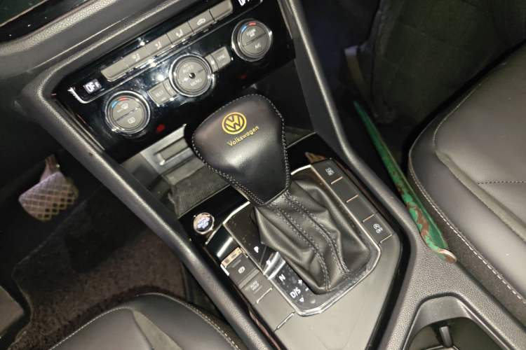 Used Volkswagen Tiguan L 2021 330TSI Automatic Two-Wheel Drive Smart Edition
