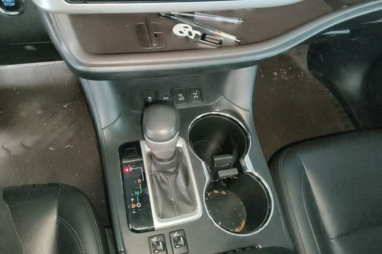 Used Toyota Highlander 2018 2.0T Four-Wheel Drive Luxury Version 7 Seats China VI Standard