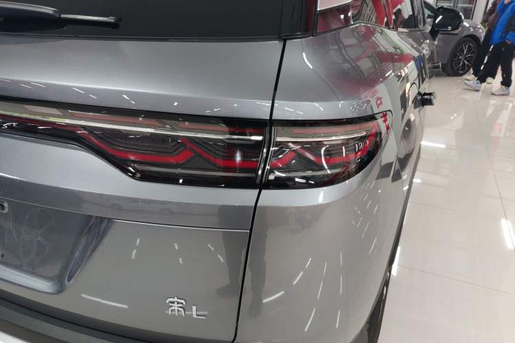 Used BYD Song L DM-i 2024 112 km Leading Edition
