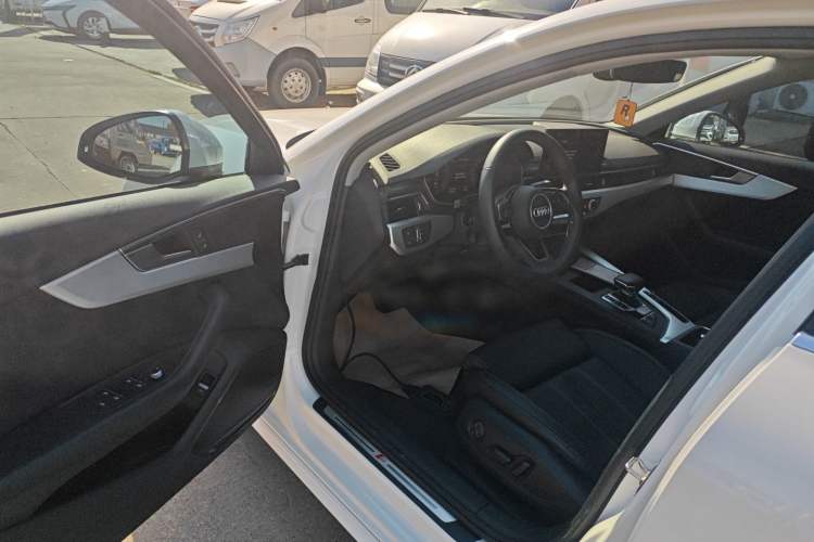 Used Audi A4L 2020 40 TFSI Luxury Dynamic Model
