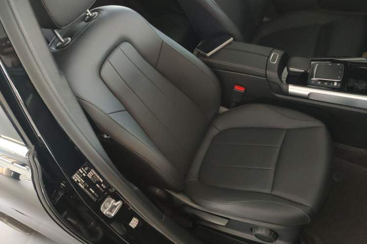 Used Mercedes-Benz GLB 2023 Refresh GLB 200 Fashion Edition
