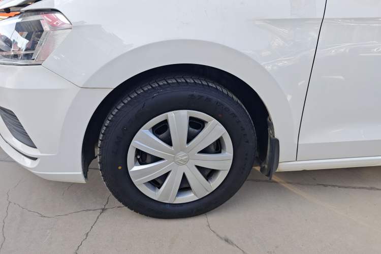 Used Volkswagen Jetta 2017 1.5L Manual Fashion Edition