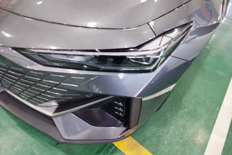 Used Changan UNI-V 2023 1.5T Prestige Model