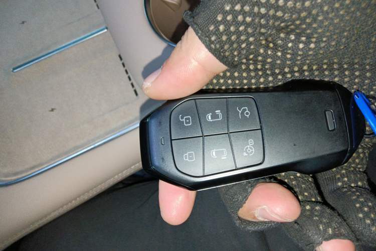 Used XPeng X9 2025 740 Ultra-Long Range Max