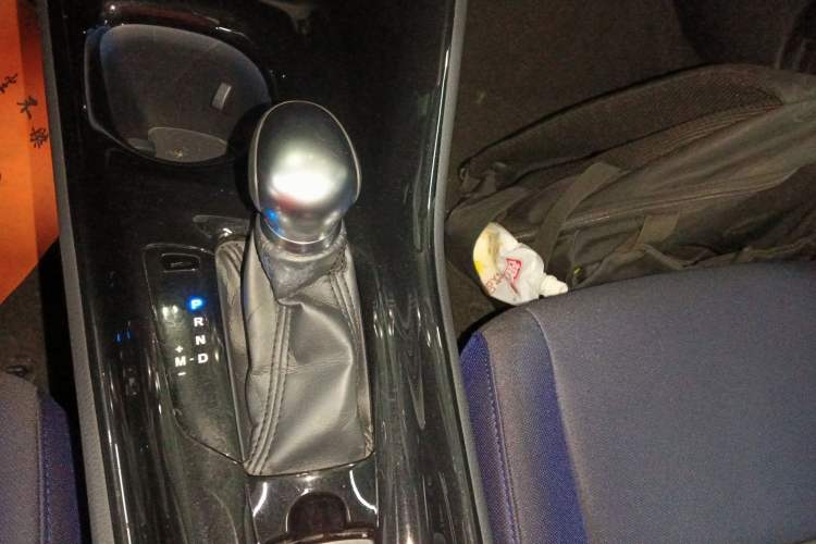 Used Toyota C-HR 2018 2.0L Luxury Sunroof Version China VI Standard
