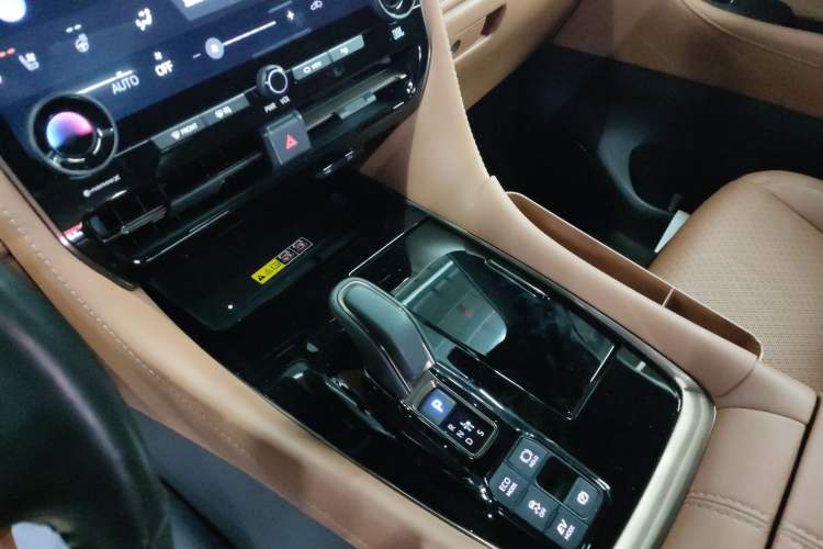 Used Toyota Vellfire 2024 Crown Dual-Engine 2.5L Supreme Executive Edition