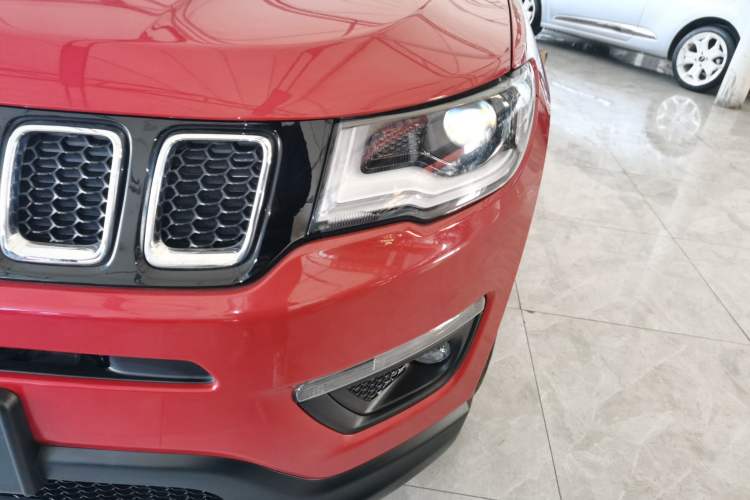 Used  Compass 2017 200T Automatic Family Edition
