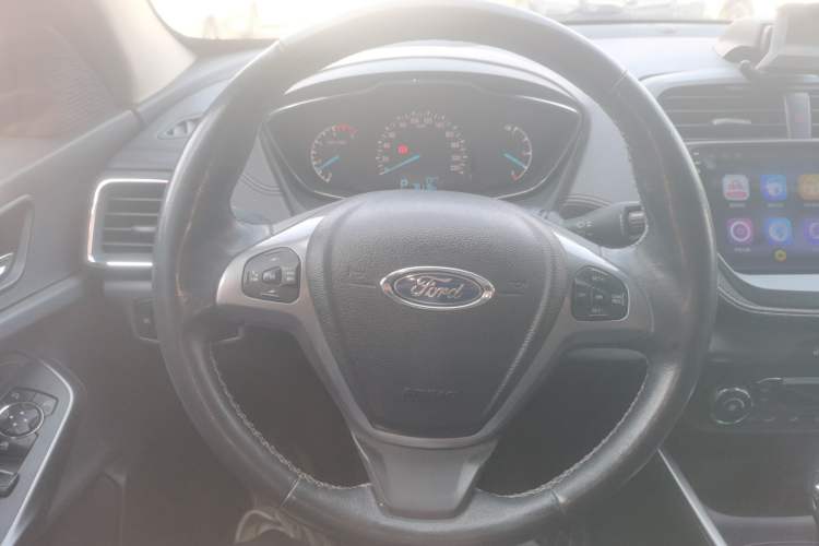 Used Ford Escort 2015 1.5L Automatic Fashion Model
