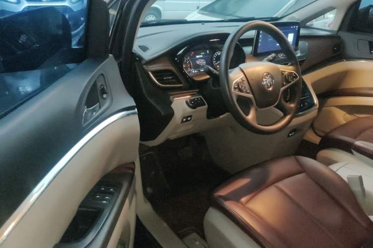 Used Buick GL8 2023 Land Executive Class Smart Enjoyment Model
