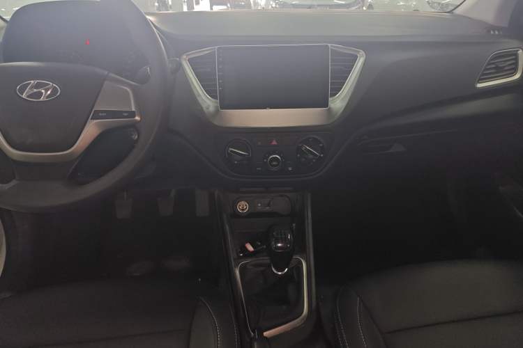 Used Hyundai Verna 2016 1.4L Manual Cool Edition GLS
