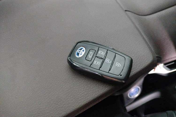 Used Toyota Sienna 2021 2.5L Hybrid Platinum Edition