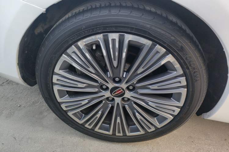 Used Hongqi H5 2022 Classic Model Facelift 1.8T Automatic Smart Connect Flagship Edition
