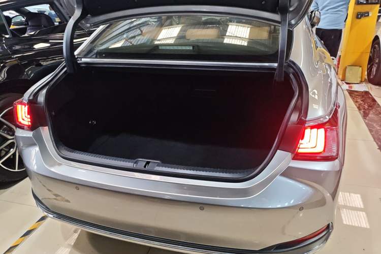 Used Lexus ES 2023 200 Excellence Edition