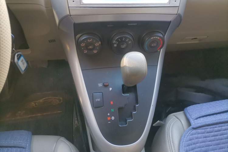 Used Toyota Verso 2014 Starlight 180E CVT Elite Edition
