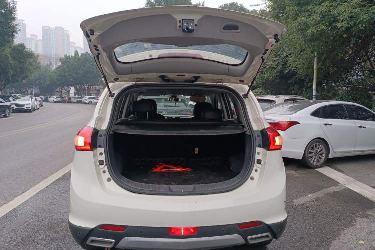 Used BAIC Senova X65 2015 2.0T automatic comfort version
