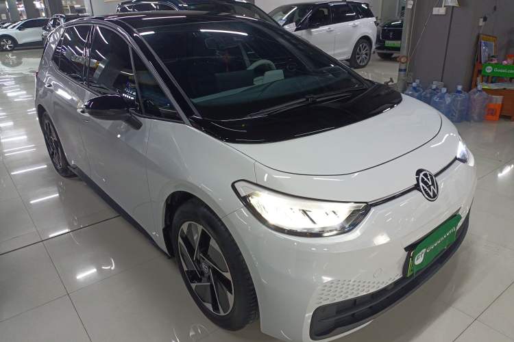 Used Volkswagen ID.3 2025 Smart Model Outstanding Oxygen Edition
