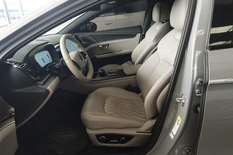 Used BYD Han 2025 DM-i Intelligent Driving Edition 125KM LiDAR Flagship Model
