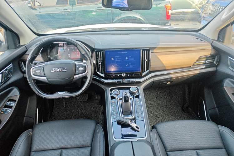 Used JMC Yuhu 9 2022 2.0T Automatic Diesel 4x4 Comfort Edition
