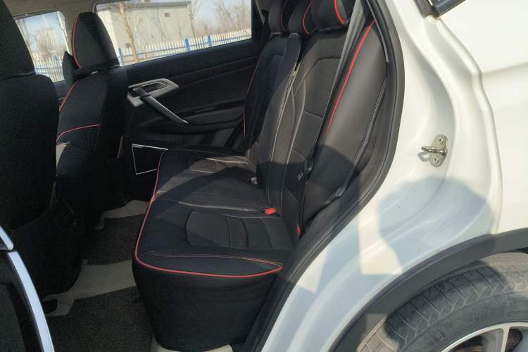 Used Geely Auto Emgrand X7 Sport 2018 1.8TD Automatic Two-Wheel Drive Smart Connect 4G Internet Edition
