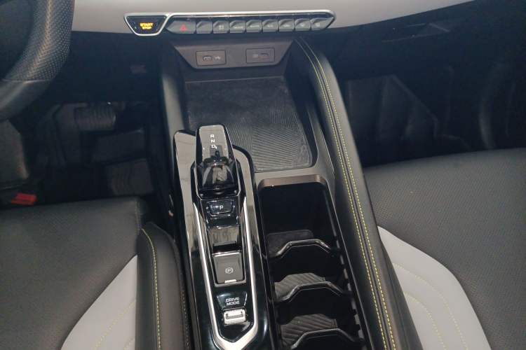 Used Geely Auto Coolray 2022 Bin Yue COOL 1.5TD DCT Hot Engine Edition