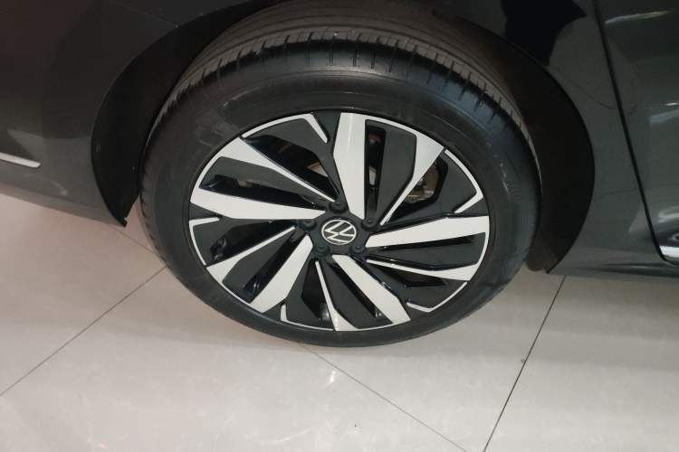 Used Volkswagen Passat 2022 330TSI Luxury Edition Custom Version
