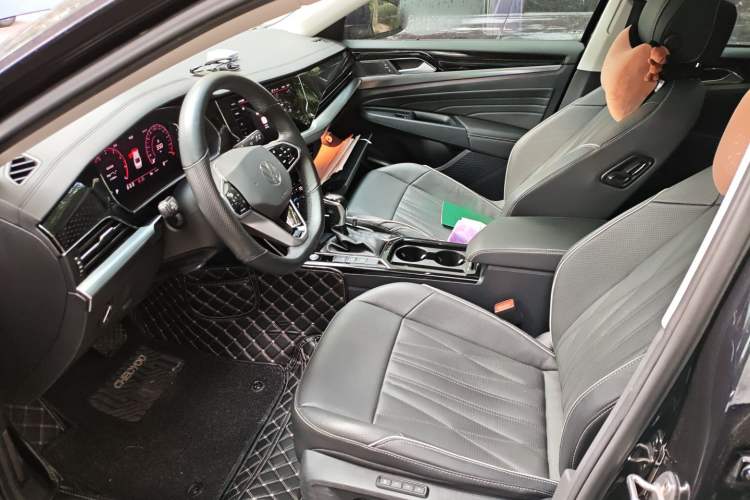 Used Volkswagen Passat 2023 330TSI Starry Luxury Edition
