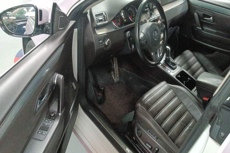 Used Volkswagen FAW-Volkswagen CC 2015 2.0 TSI Ultimate Model
