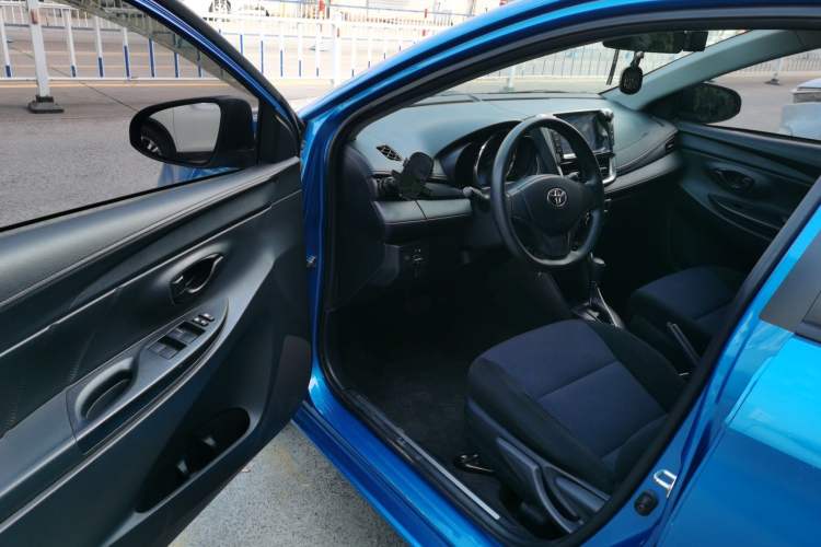 Used Toyota YARiS L 2016 Revised 1.5E CVT Charming Edition