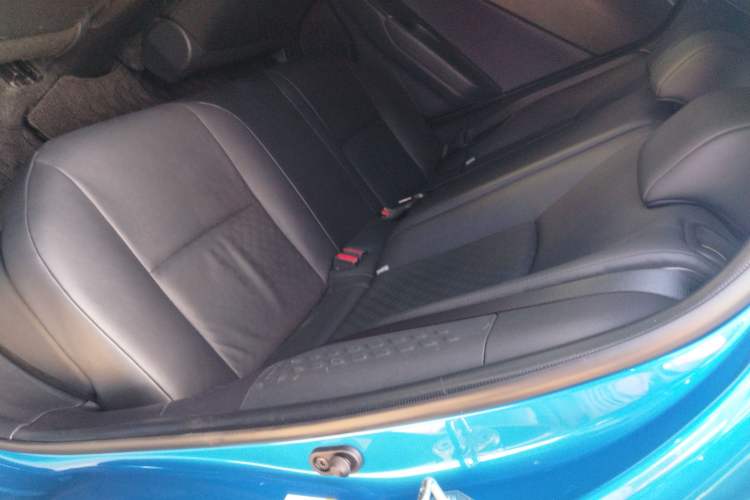 Used Toyota IZOA 2018 2.0L Yichi Version China VI Standard
