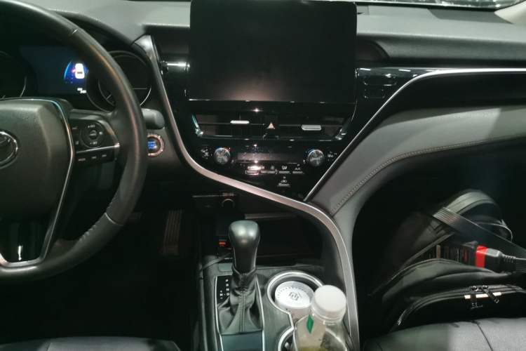 Used Toyota Camry 2021 2.0G Luxury Edition
