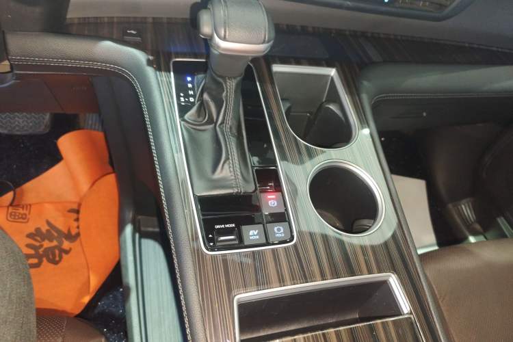 Used Toyota Sienna 2021 2.5L Hybrid Platinum Edition